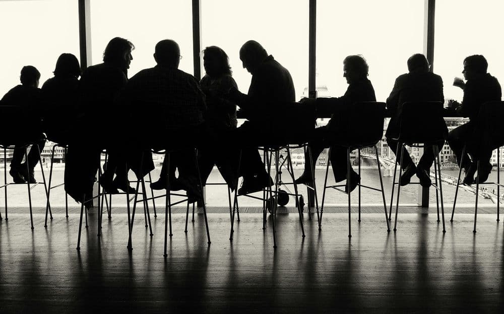 Zeitverschwendung oder Karrierechance: Was bringen Meetings wirklich?